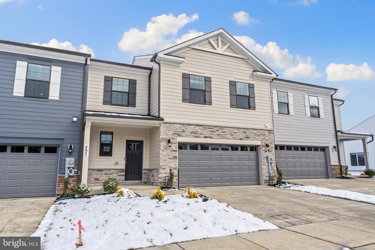 495 Ensemble Way - Photo 2 of 35