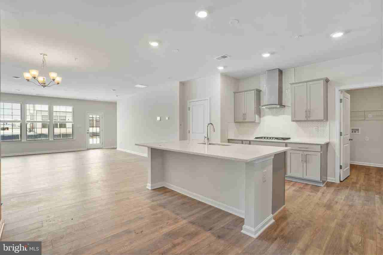 495 Ensemble Way - Photo 5 of 35