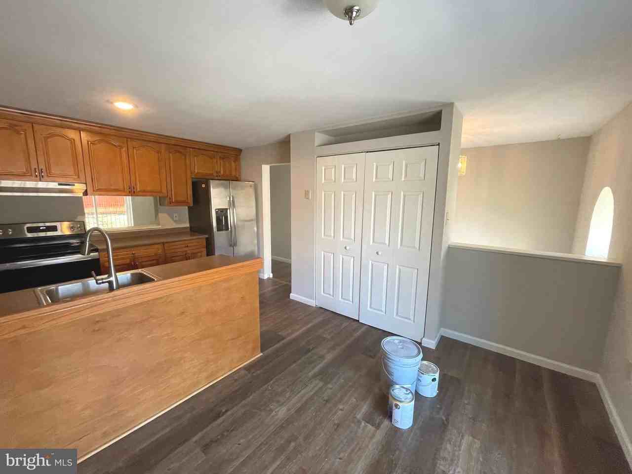 9817 Rainleaf Ct - Photo 3 of 26