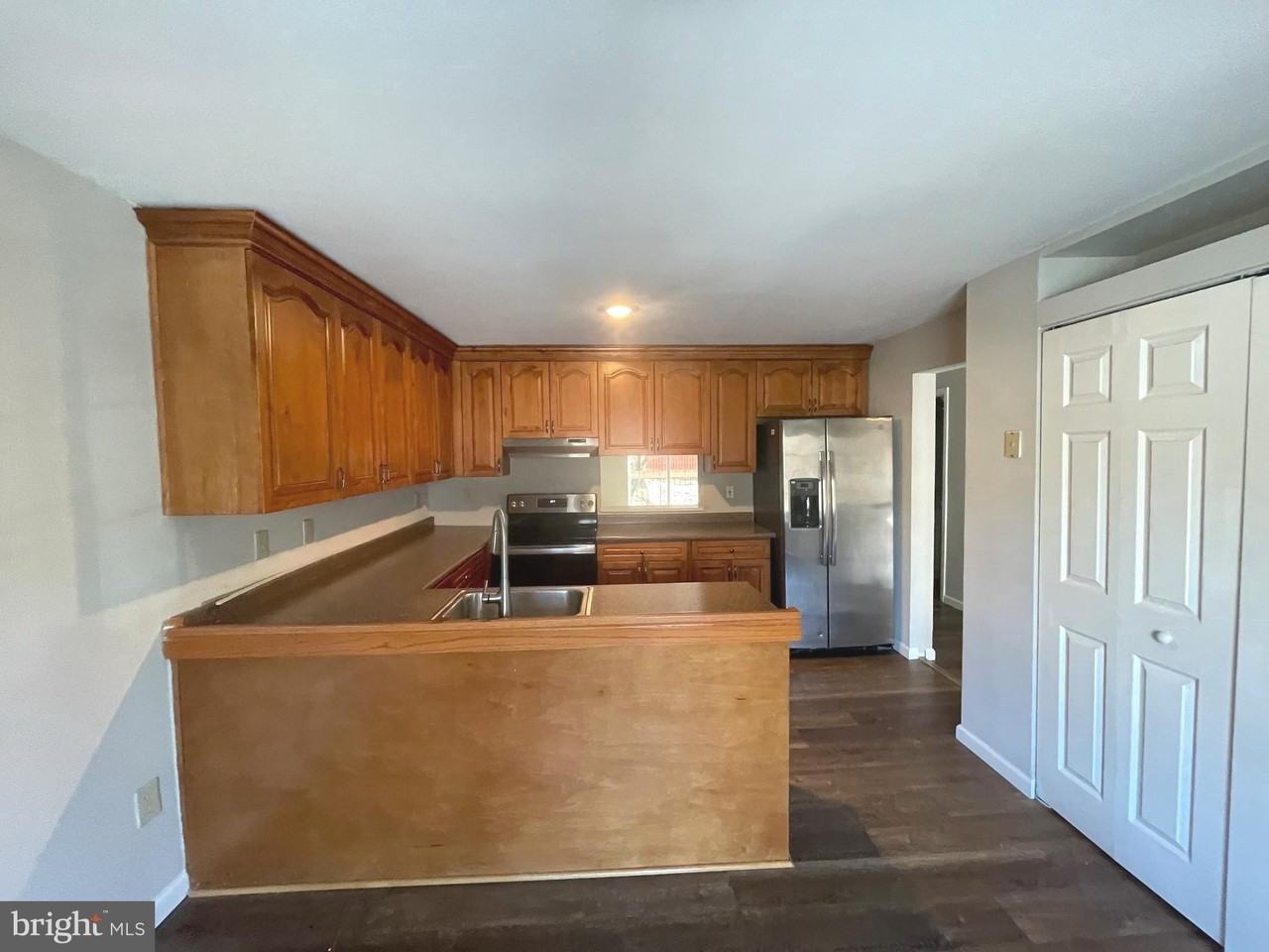 9817 Rainleaf Ct - Photo 4 of 26