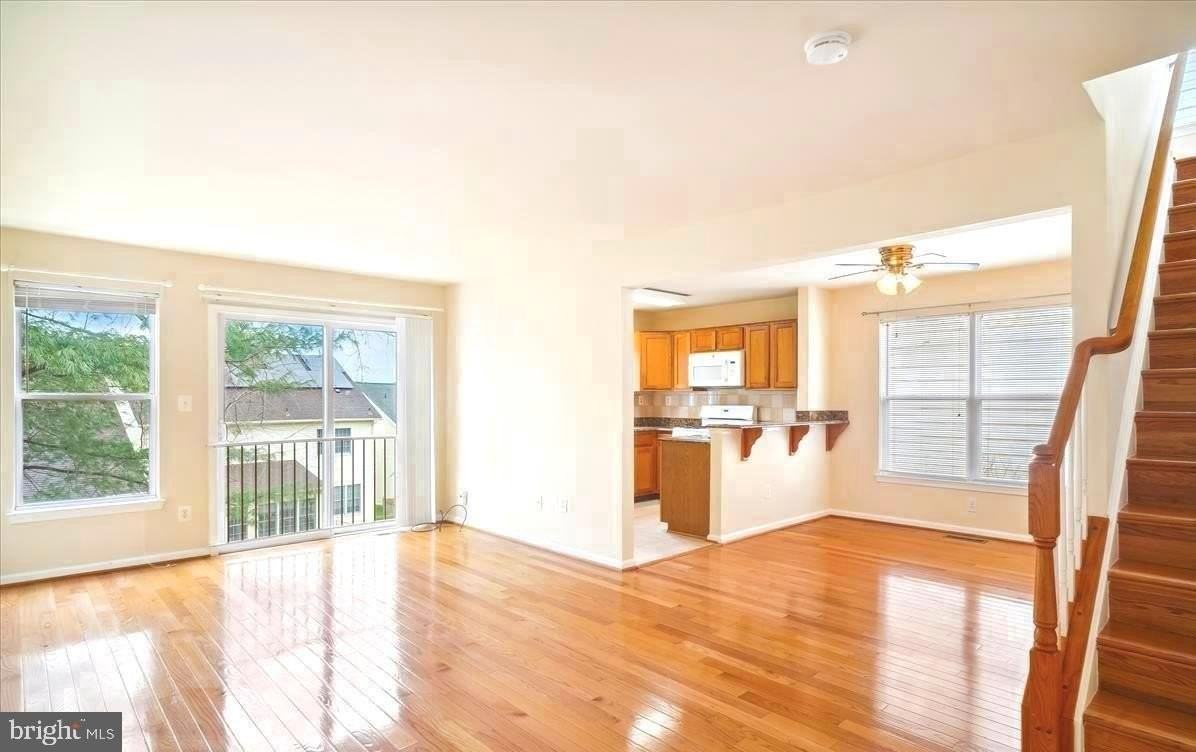 22006 Stone Pier Ln - Photo 5 of 37