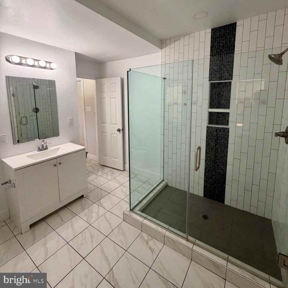 17700 Barnesville Rd - Photo 7 of 20