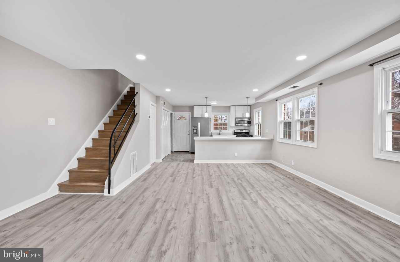 5810 Longfellow St - Photo 5 of 36