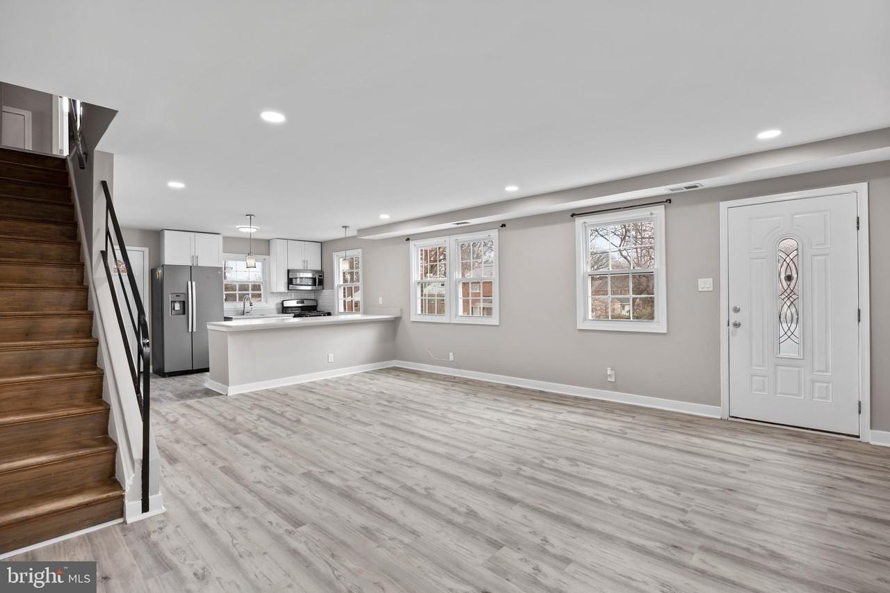 5810 Longfellow St - Photo 6 of 36