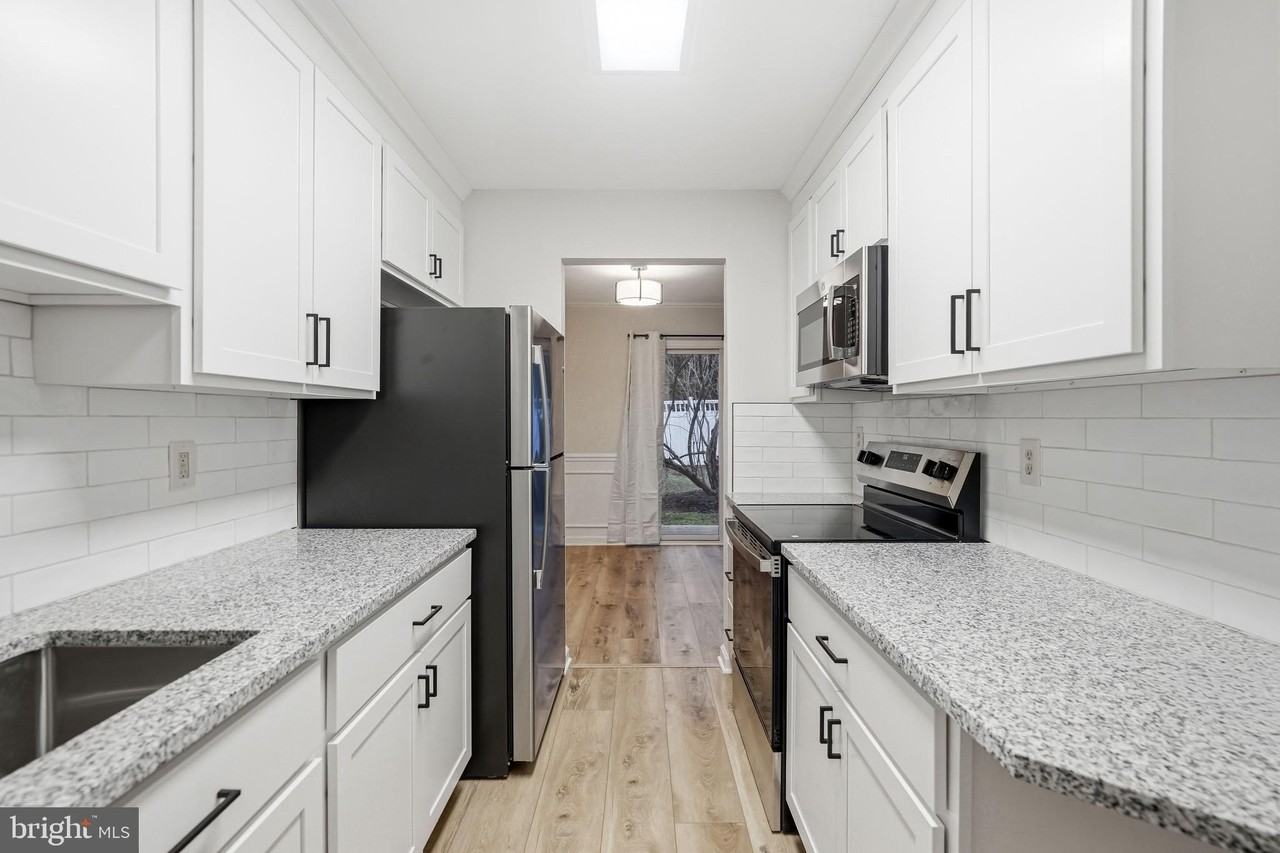 405-A Mulberry Cv - Photo 2 of 26