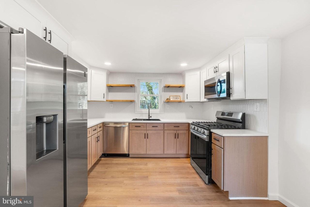 4 Walnut St - Photo 7 of 33