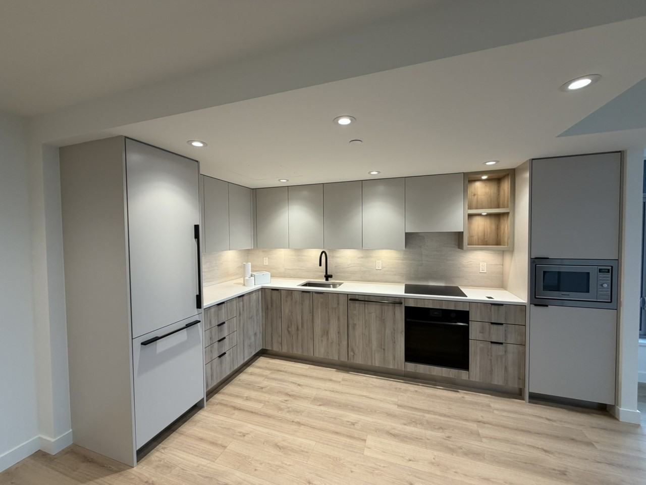 22 Gostick Pl - Photo 7 of 20