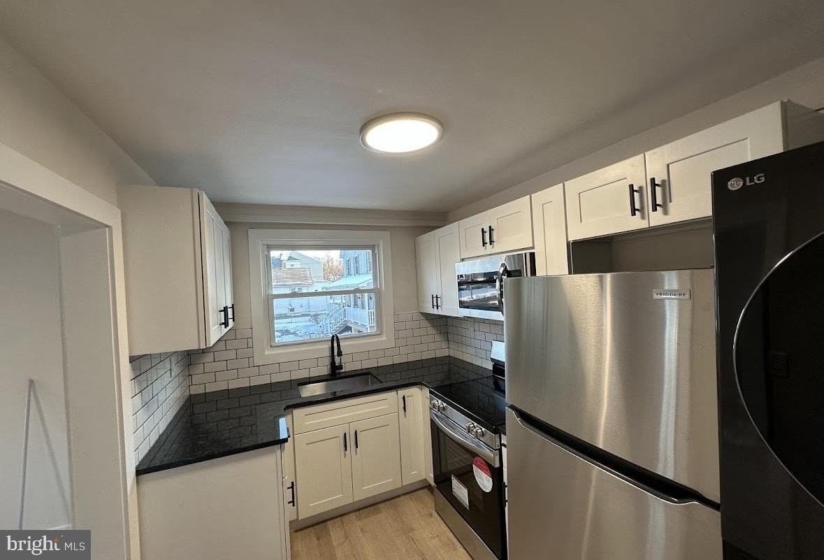 2259 Hamilton Ave - Photo 2 of 10