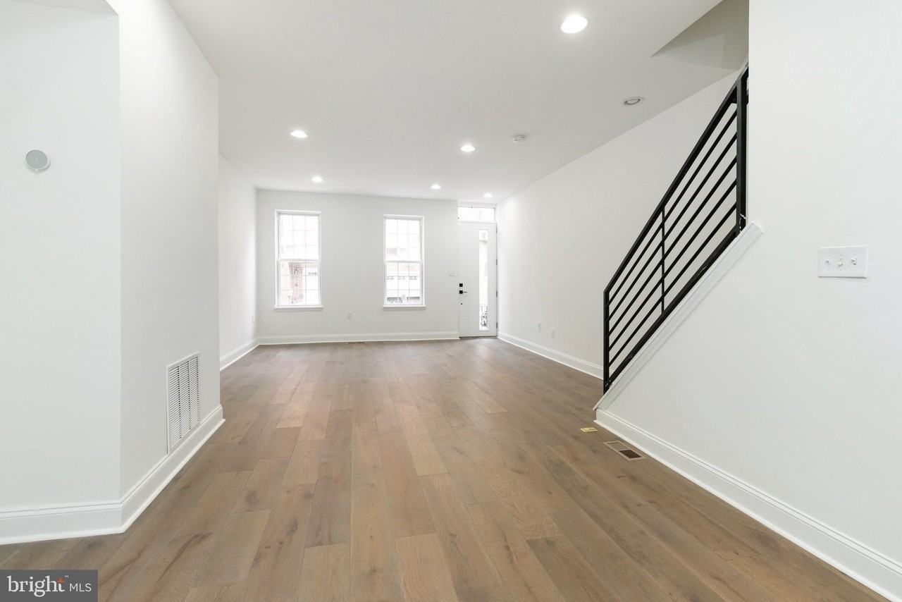 1830 Montrose St - Photo 3 of 24