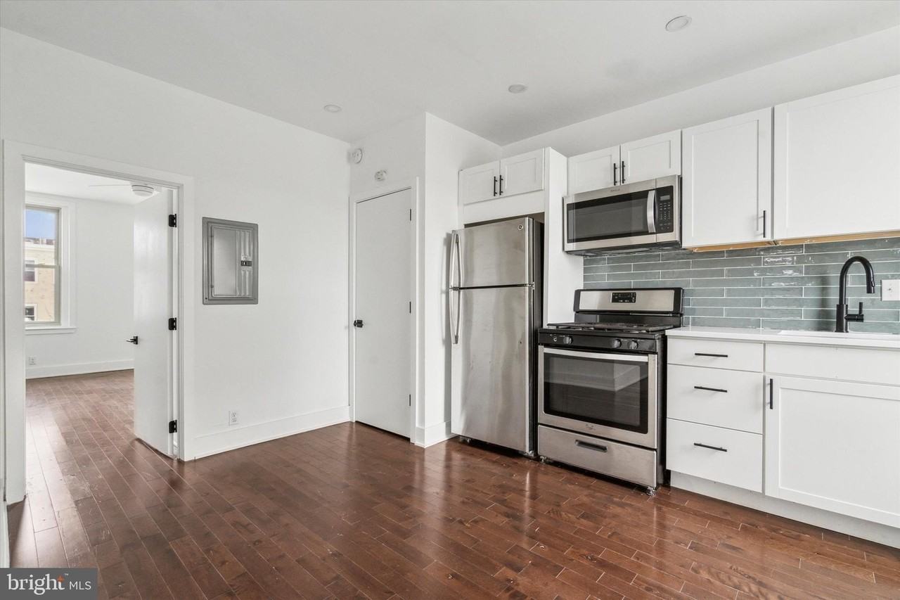 2118 S DAUPHIN ST unit: 2R - Photo 3 of 20