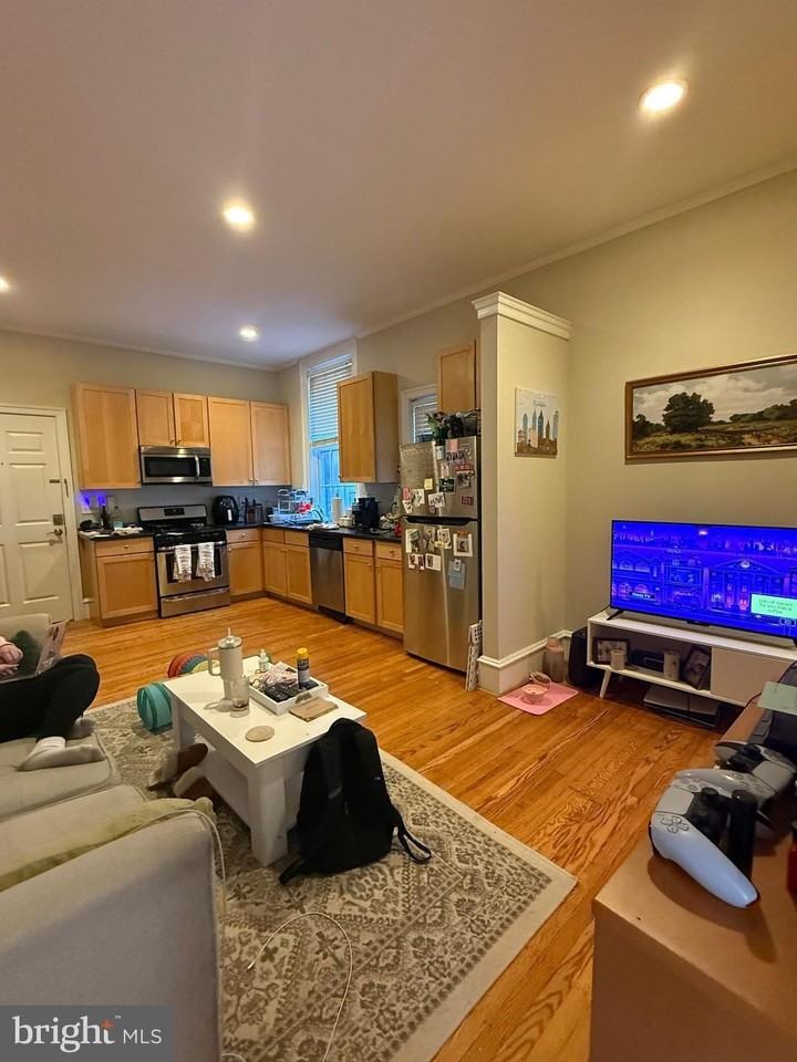 1602 Spruce St Apt 2r - Photo 5 of 11