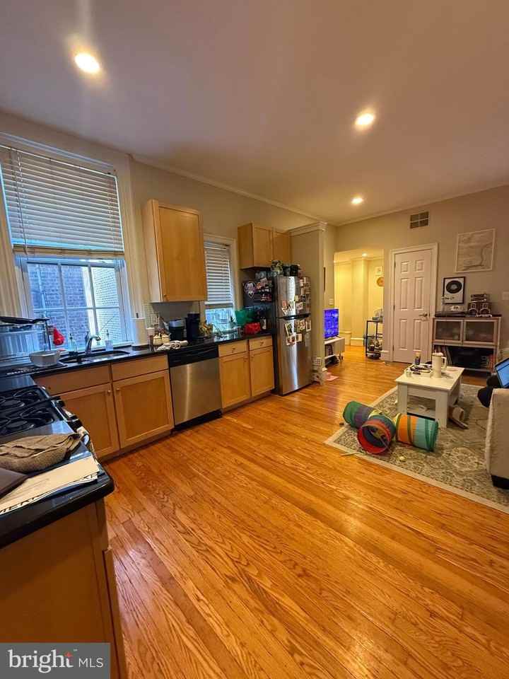 1602 Spruce St Apt 2r - Photo 6 of 11