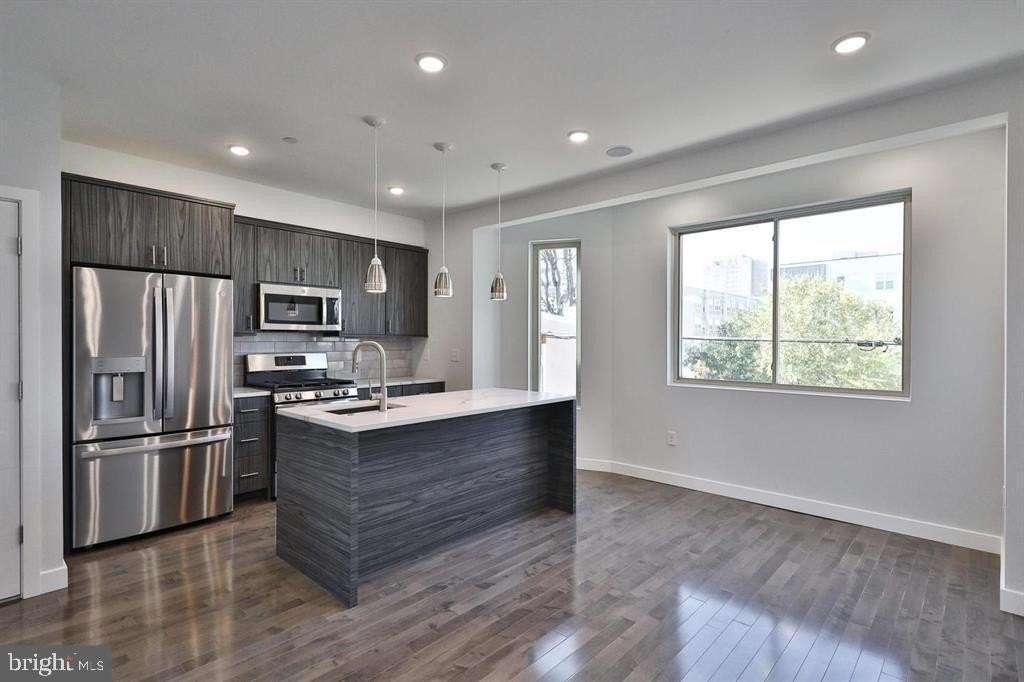 1939 N Darien St #2 - Photo 4 of 15