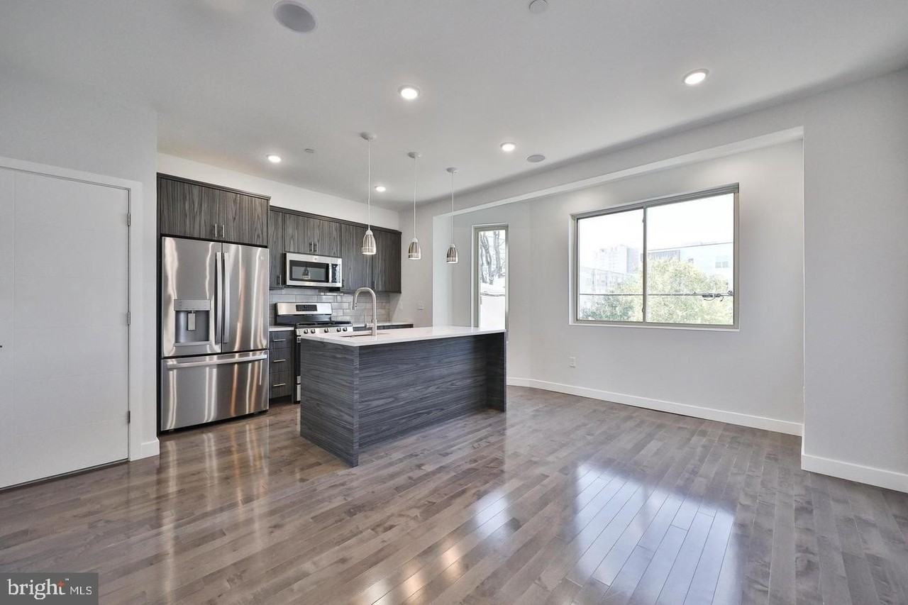 1939 N Darien St #2 - Photo 6 of 15