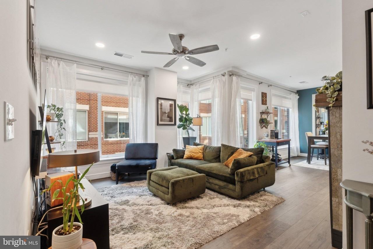 625 Slaters Ln Apt 201 - Photo 7 of 46