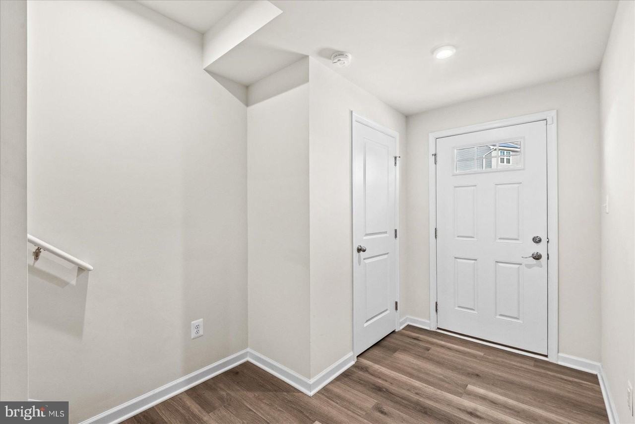 18256 Capital Ct - Photo 7 of 30