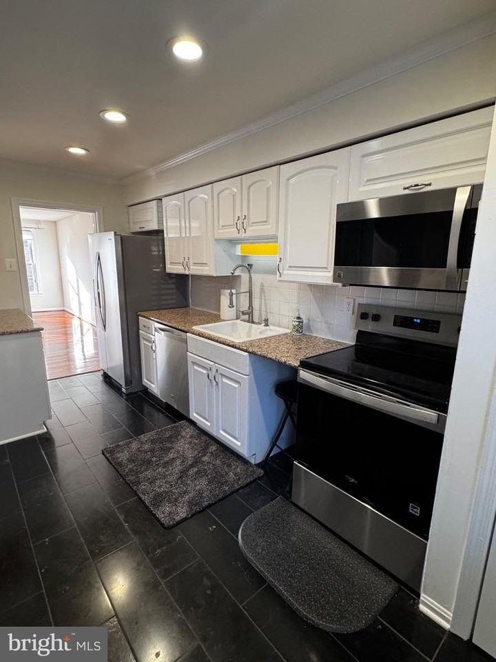 2614 Windbreak Dr - Photo 3 of 13