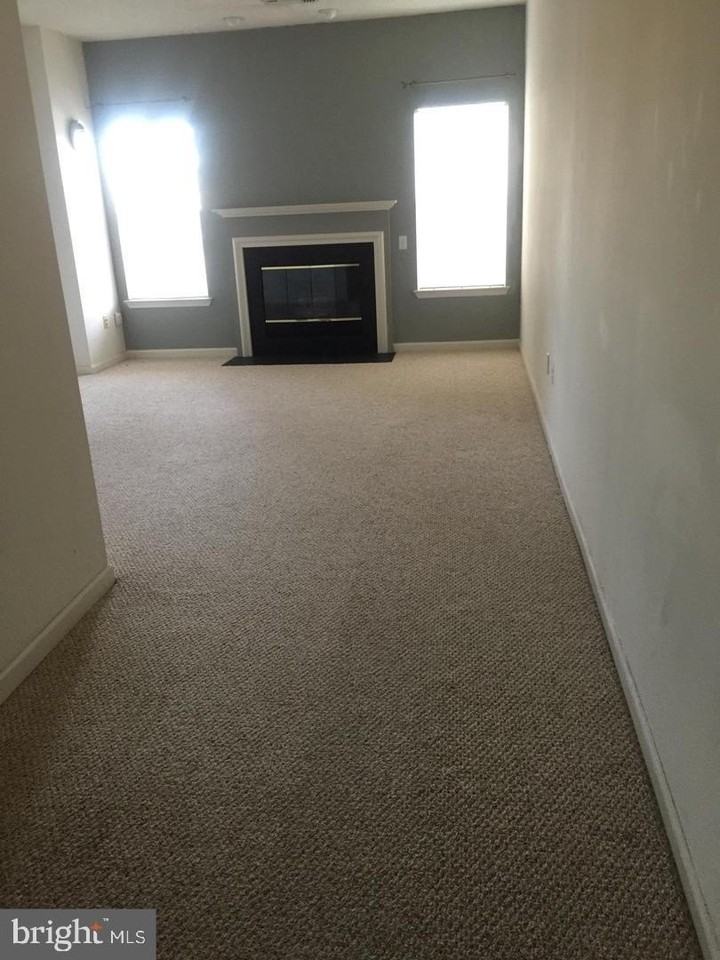 1708 Lake Shore Crest Dr Apt 25 - Photo 4 of 19