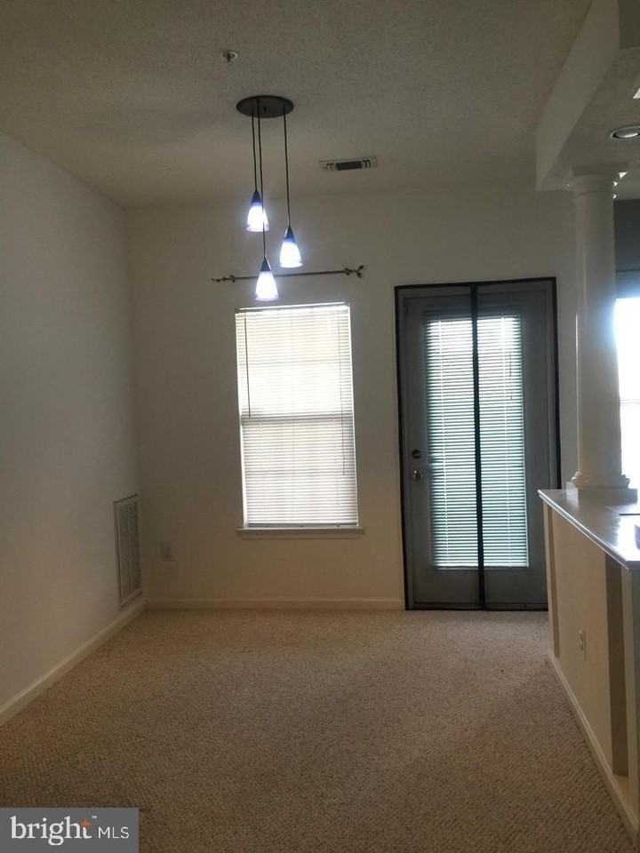 1708 Lake Shore Crest Dr Apt 25 - Photo 7 of 19