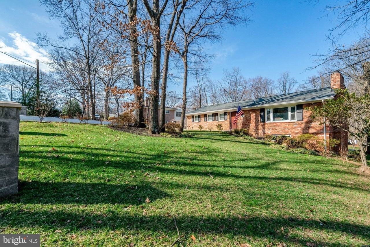 6608 Spring Valley Dr - Photo 4 of 46