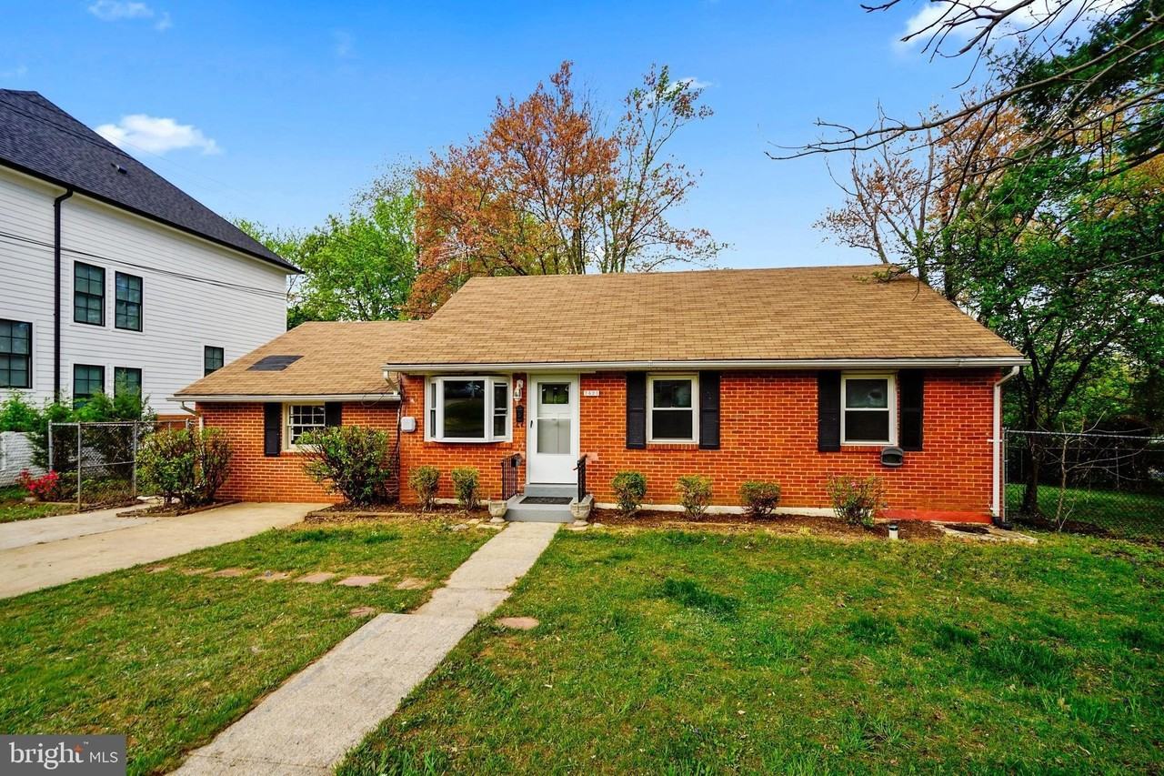 7421 Nigh Rd - Photo 2 of 32