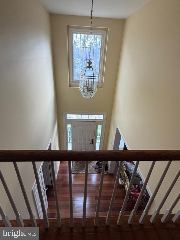 8312 Wolftrap Rd - Photo 5 of 23