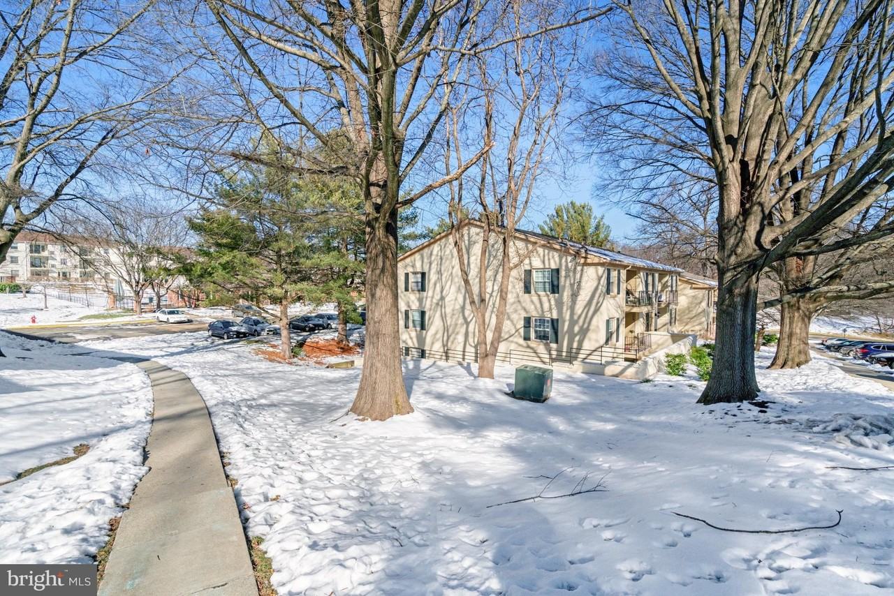 5902-J Surrey Hill Pl Unit 707 - Photo 2 of 25