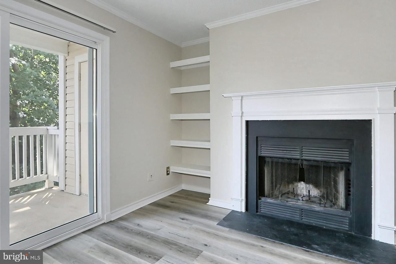 1513 Lincoln Way Apt 202 - Photo 5 of 50