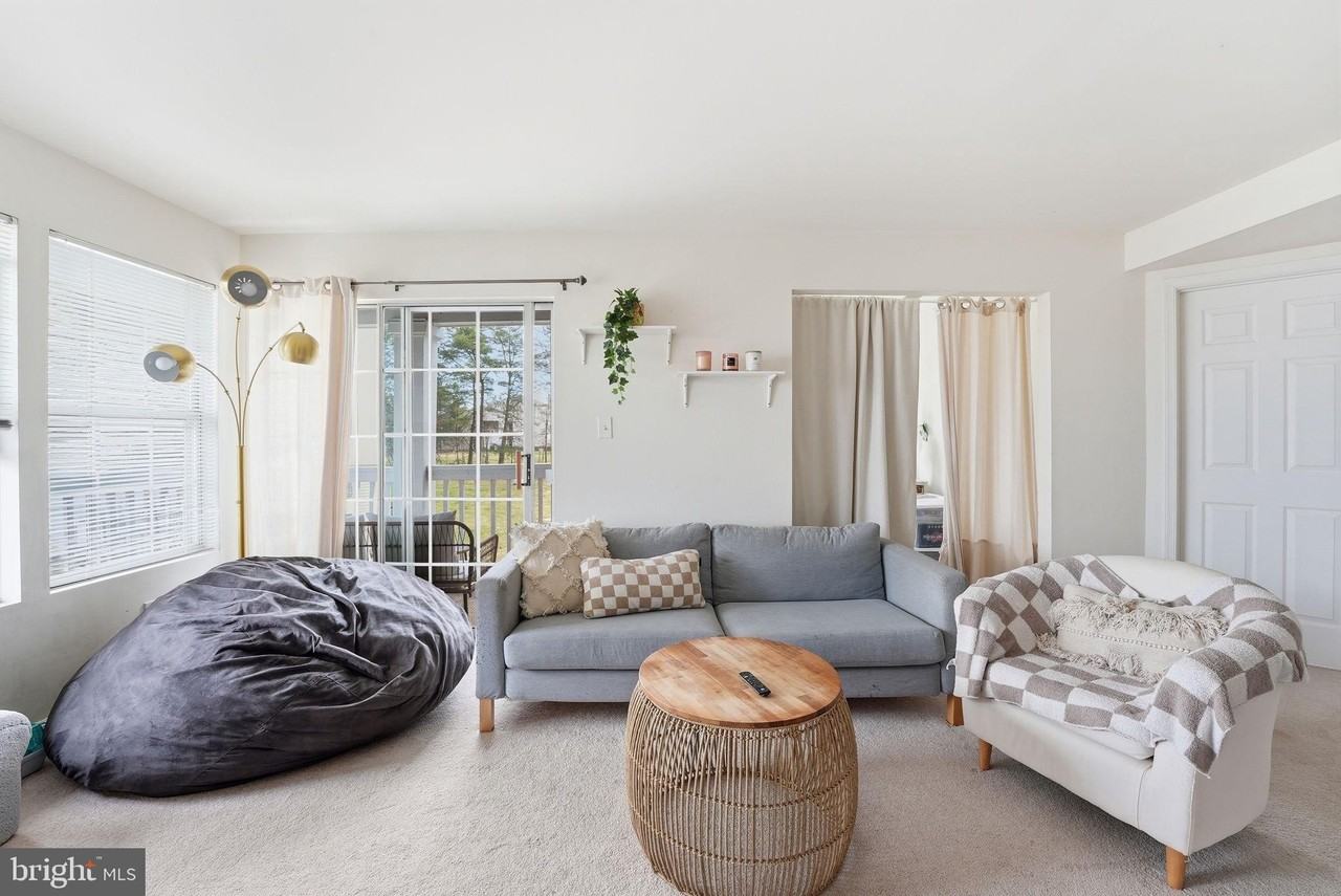 8103 Lacy Dr Apt 203 - Photo 5 of 25