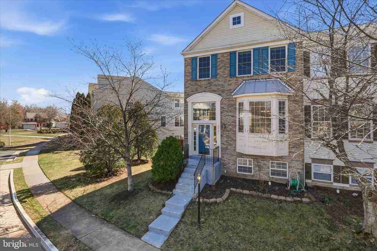 8731 Farnham Way - Photo 2 of 38