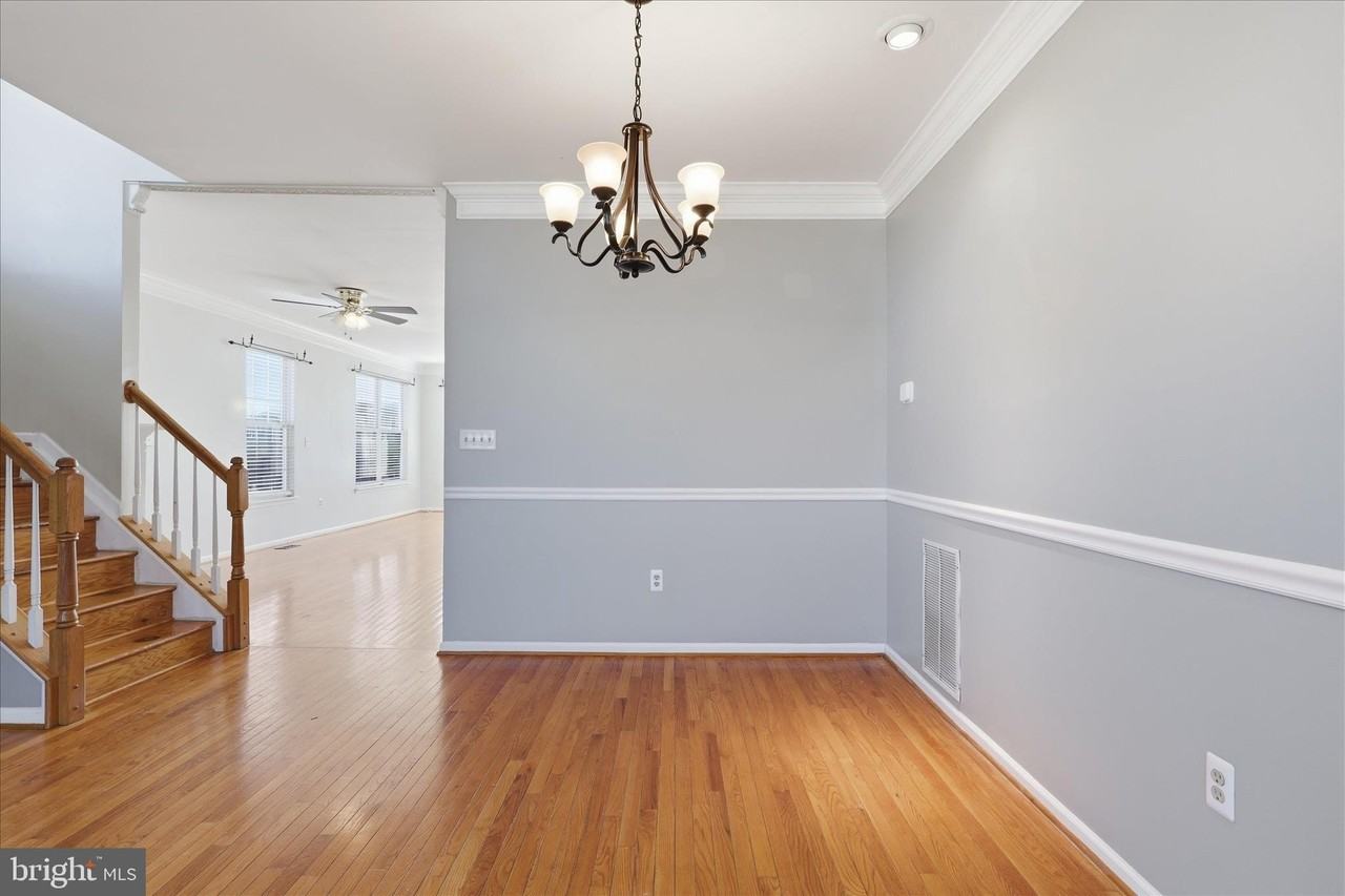 8731 Farnham Way - Photo 6 of 38