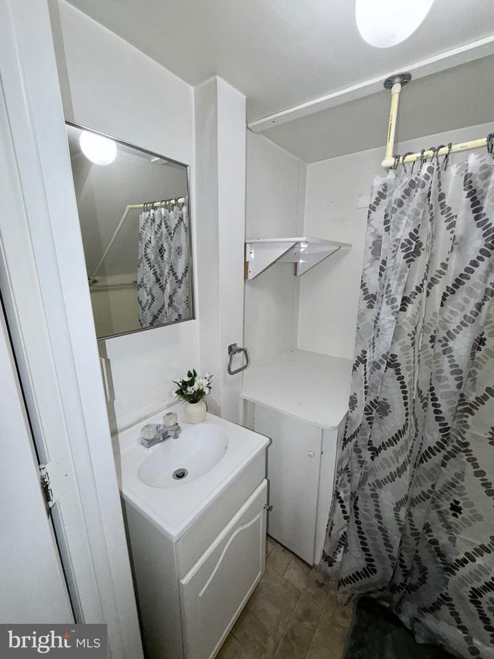 15N N Washington St Apt 4 - Photo 6 of 13