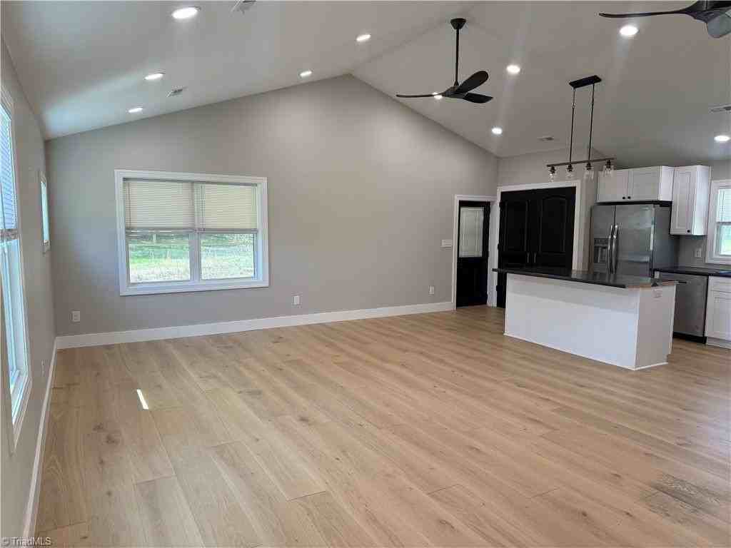 104 Walters St - Photo 2 of 34