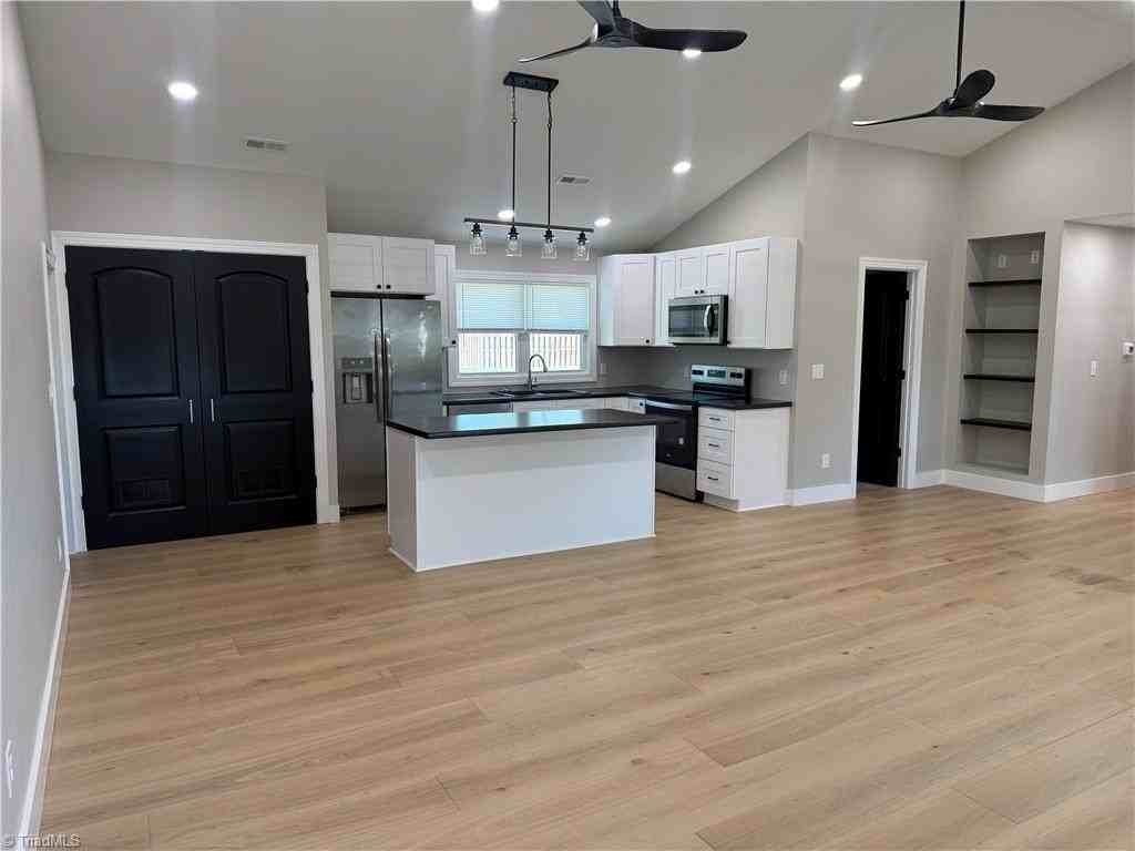 104 Walters St - Photo 4 of 34