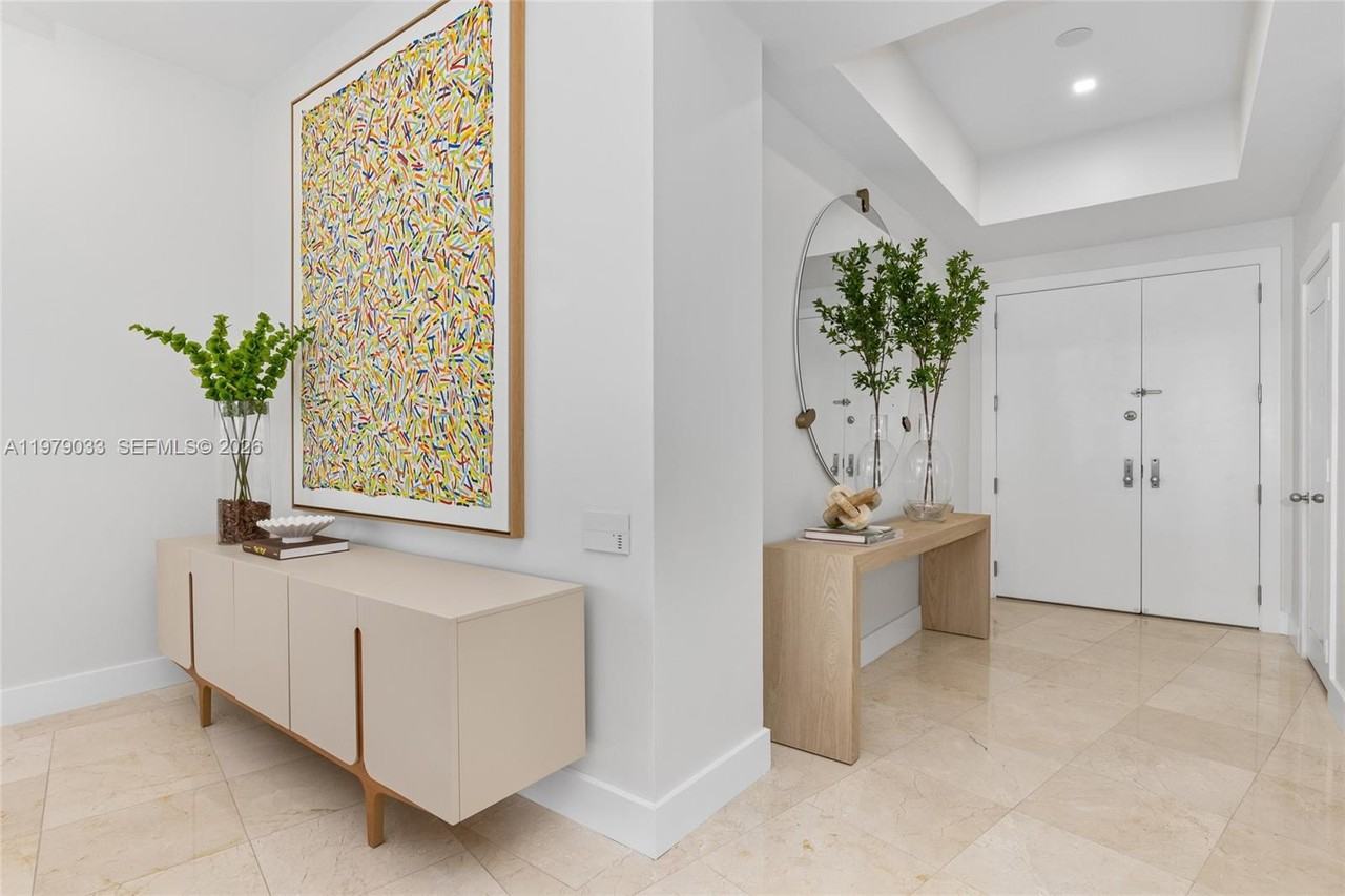 808 Brickell Key Boulevard - Photo 4 of 39