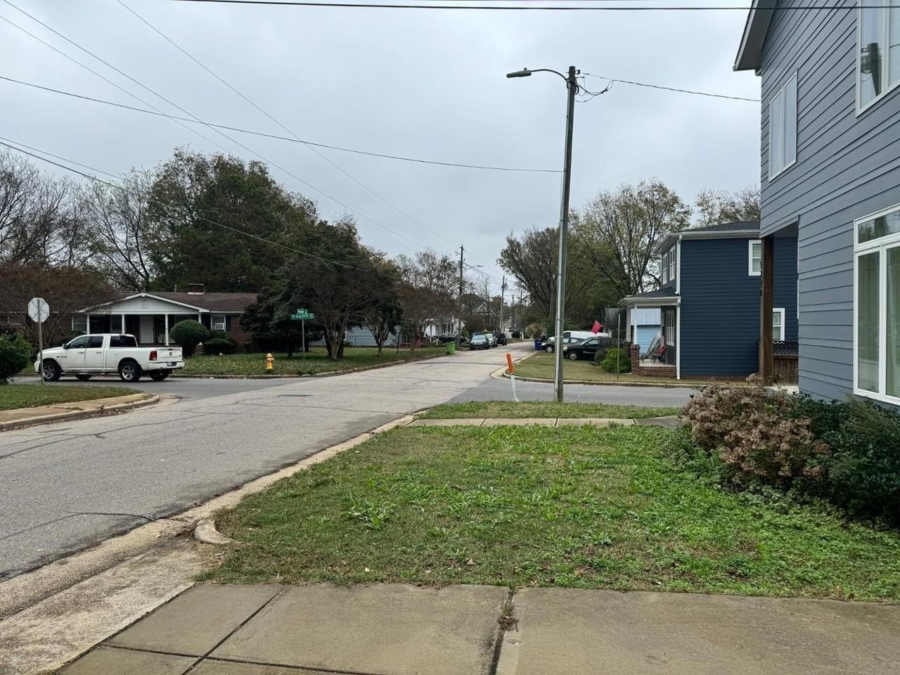 1218 Pender St - Photo 4 of 21