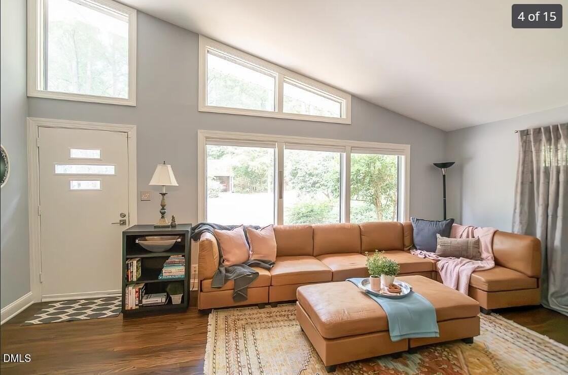 633 Stacy St - Photo 4 of 17