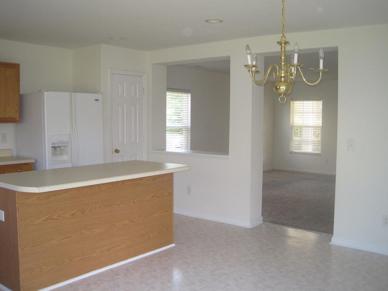 233 Milpass Dr - Photo 2 of 19