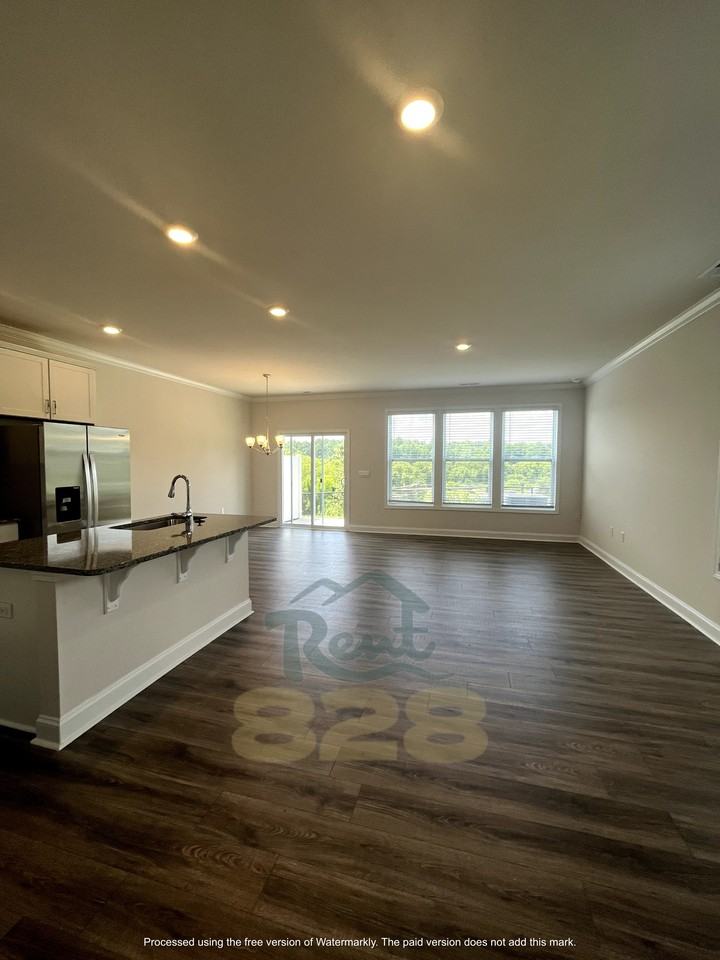 130 Creekview Rd #1 - Photo 3 of 30