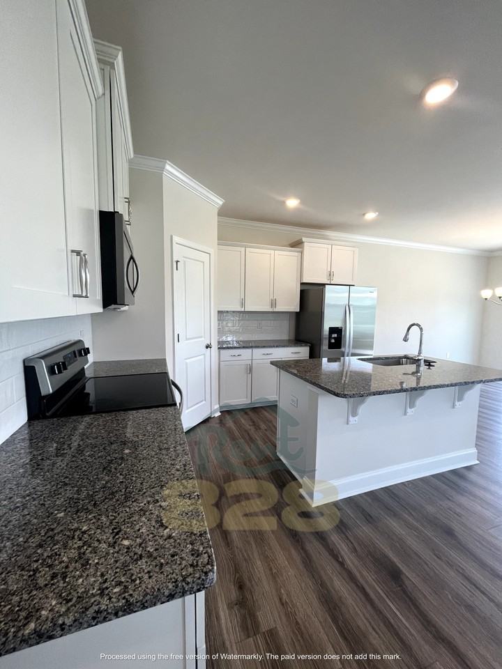 130 Creekview Rd #1 - Photo 4 of 30