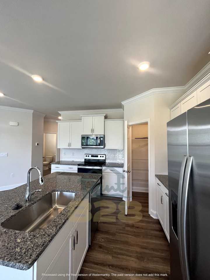 130 Creekview Rd #1 - Photo 6 of 30