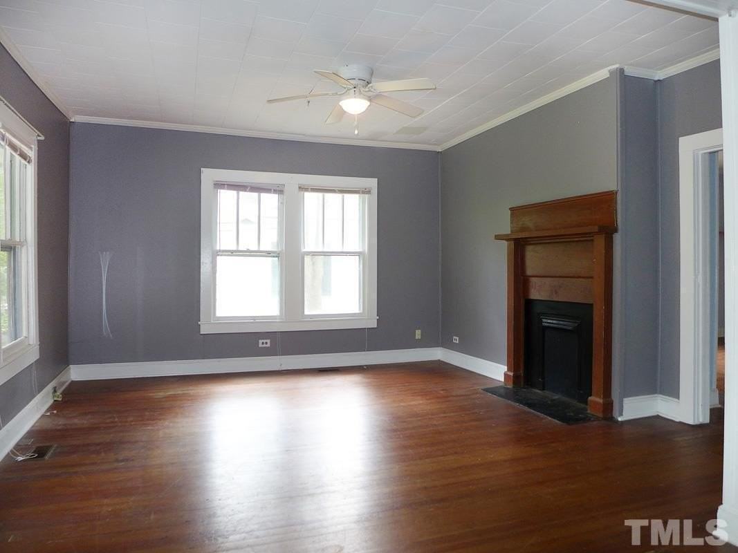 200 E Poplar Ave - Photo 5 of 19