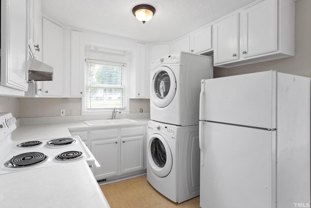 143 Spring Park Rd - Photo 4 of 29