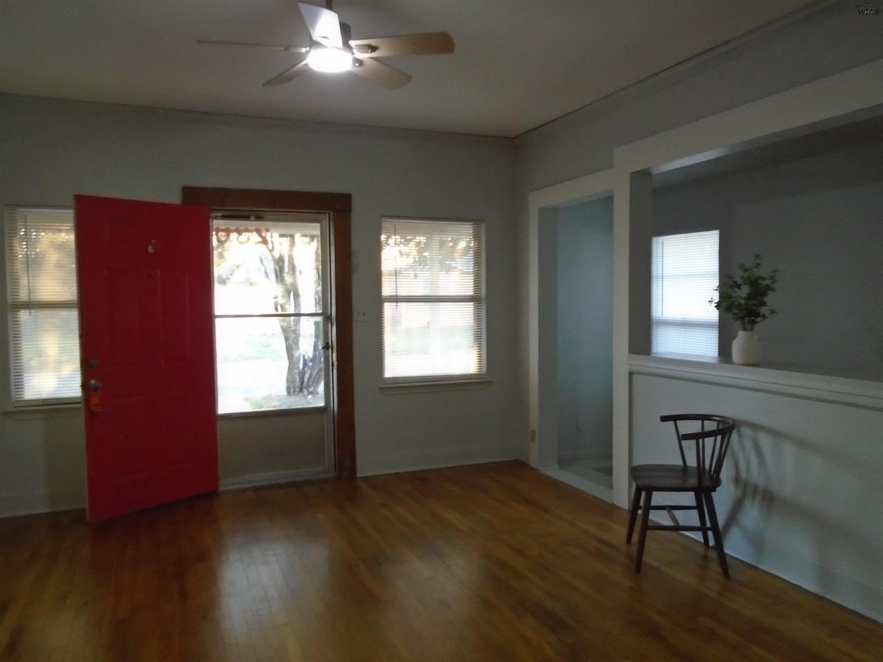 2306 Garfield St - Photo 3 of 34