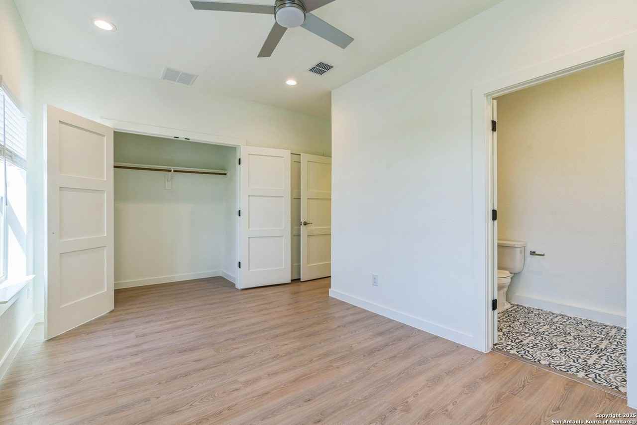 1026 Wyoming St - Photo 6 of 30