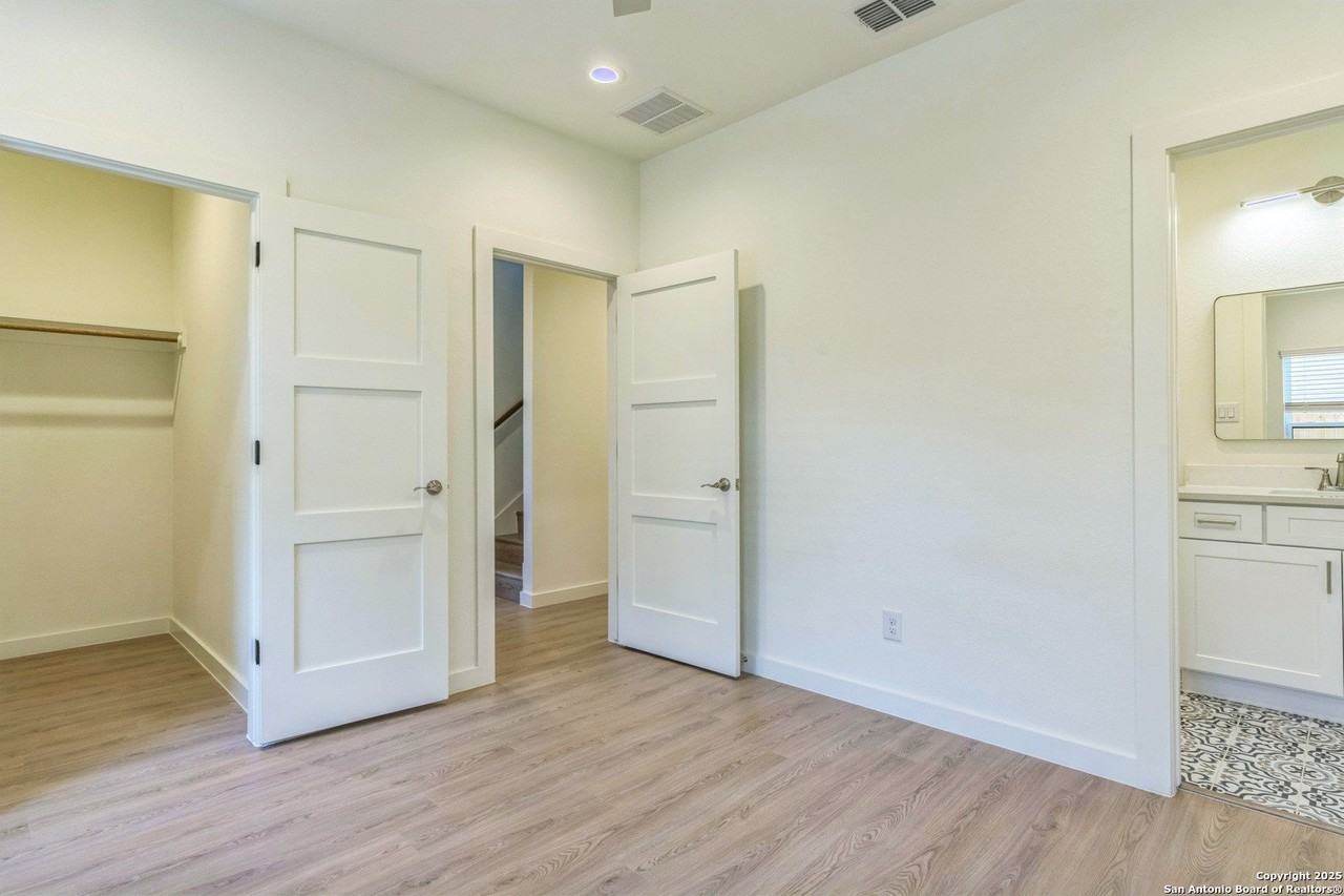 1026 Wyoming St - Photo 7 of 30