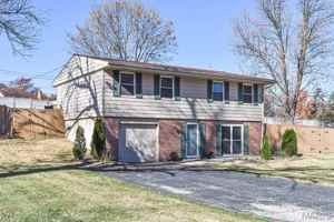 featured image of 803 Villette Ct