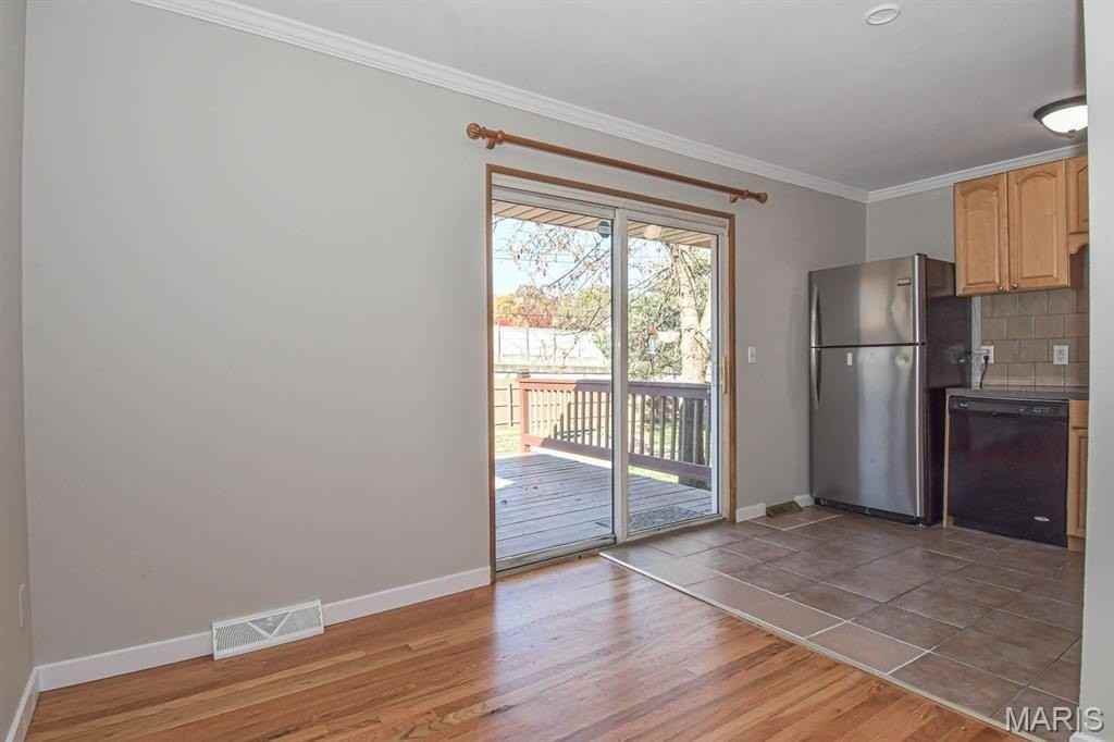 803 Villette Ct - Photo 3 of 33