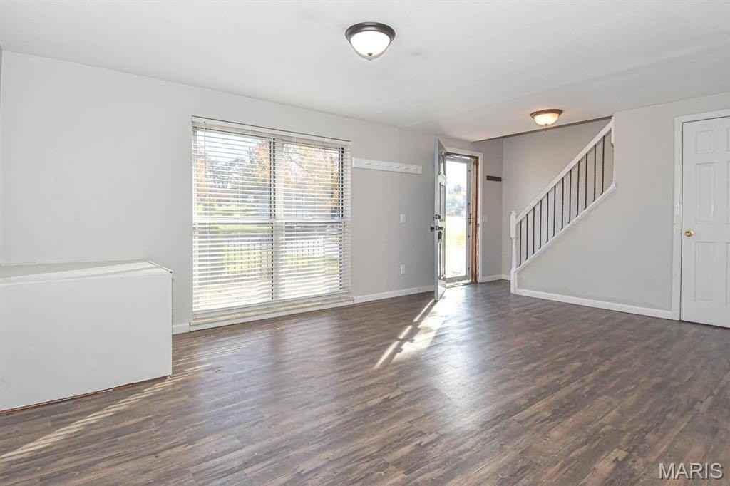 803 Villette Ct - Photo 5 of 33