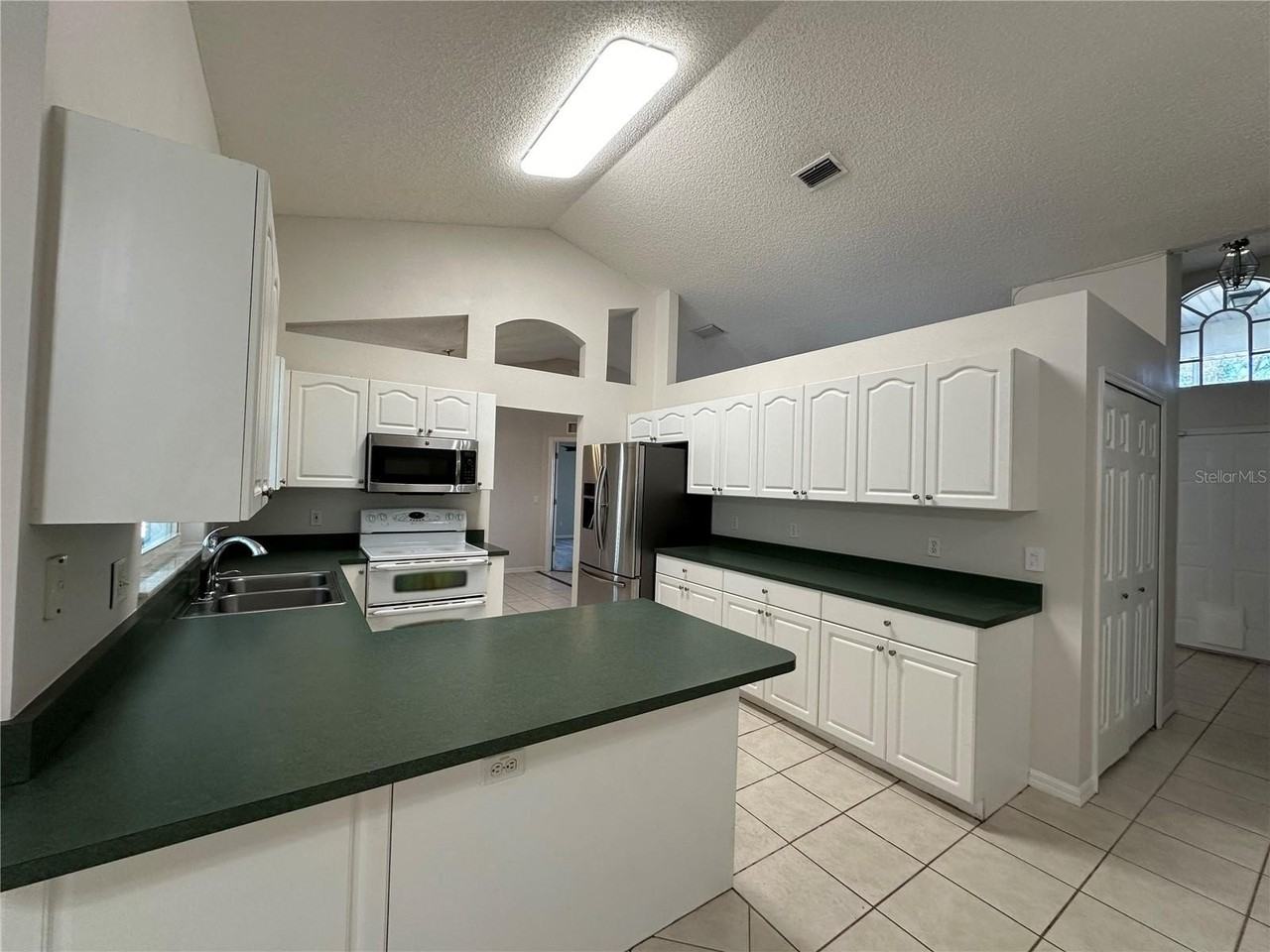 855 Laurel Leaf St - Photo 3 of 50